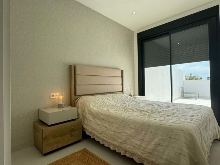 Image No.12-3 Bed Villa for sale