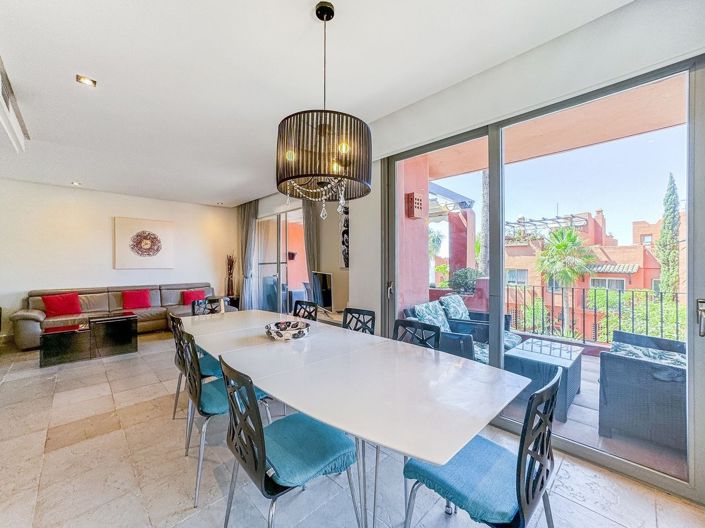 Image No.11-4 Bed Townhouse for sale