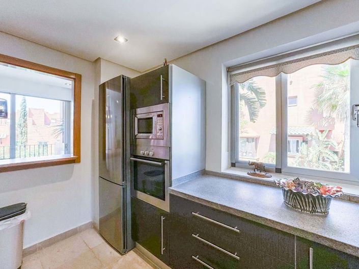 Image No.17-4 Bed Townhouse for sale