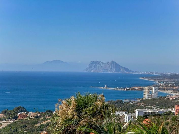 Image No.2-4 Bed Townhouse for sale