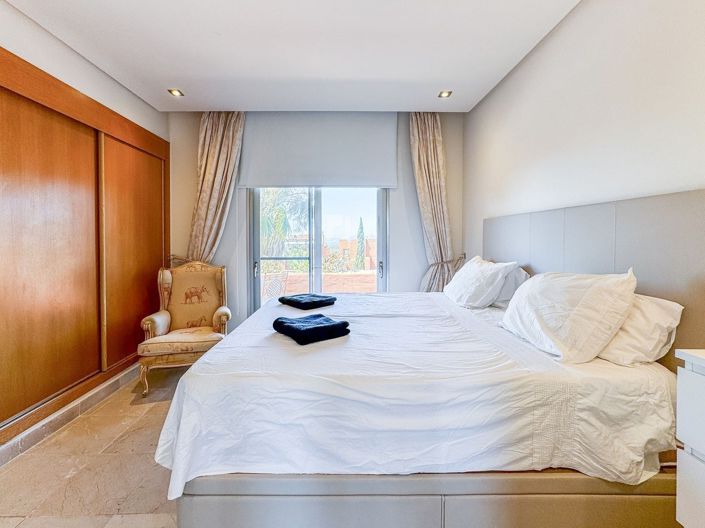 Image No.21-4 Bed Townhouse for sale