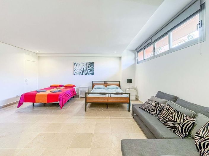 Image No.52-4 Bed Townhouse for sale