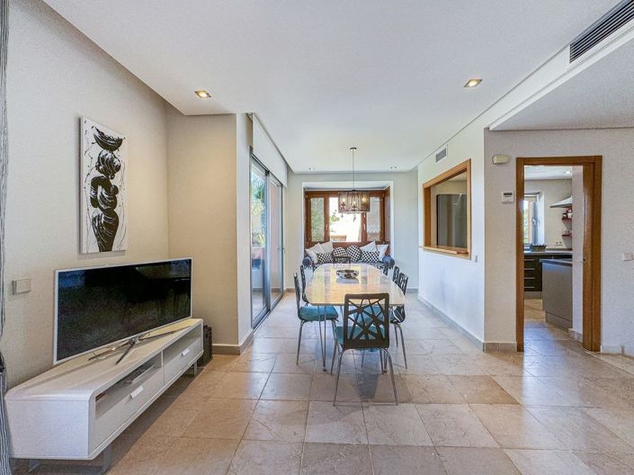 Image No.7-4 Bed Townhouse for sale