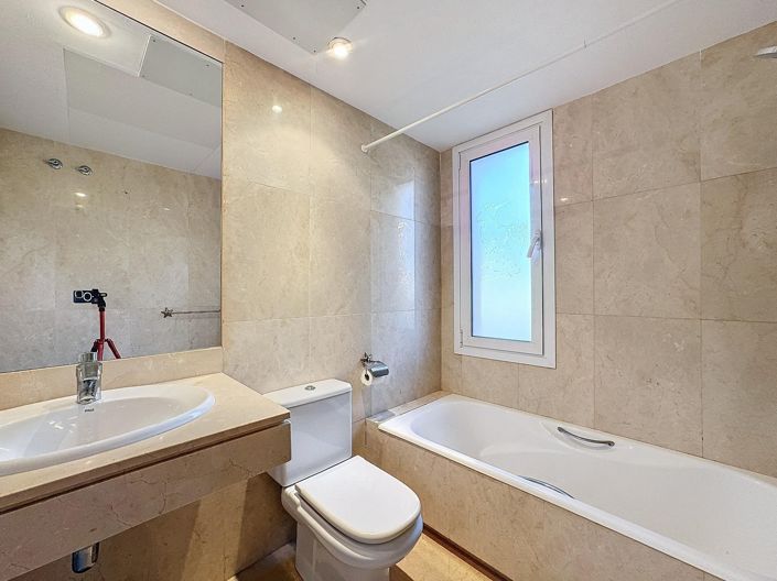 Image No.21-2 Bed Apartment for sale