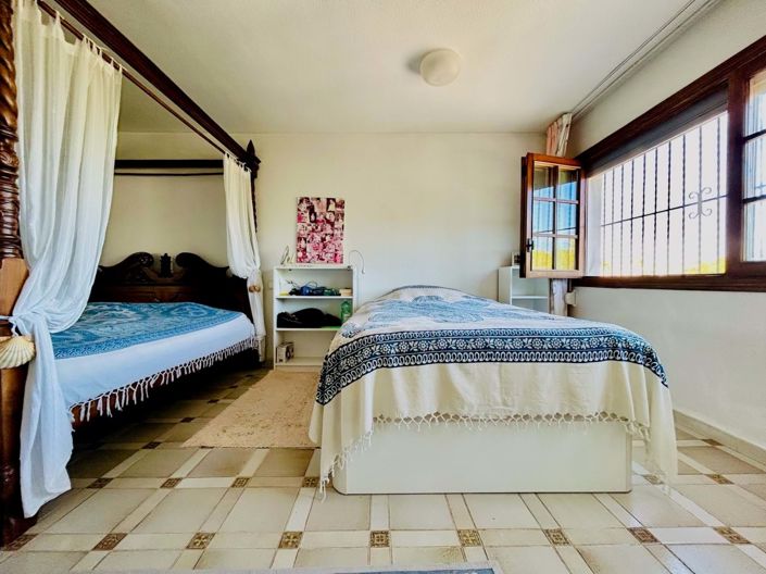 Image No.25-3 Bed Townhouse for sale