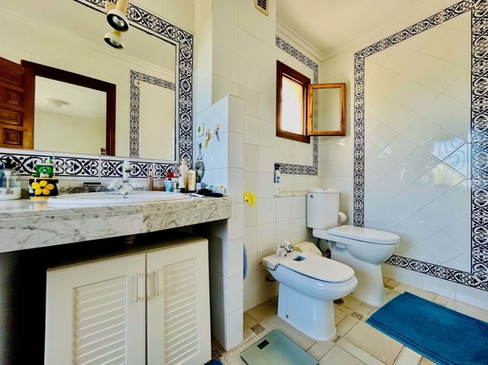 Image No.27-3 Bed Townhouse for sale