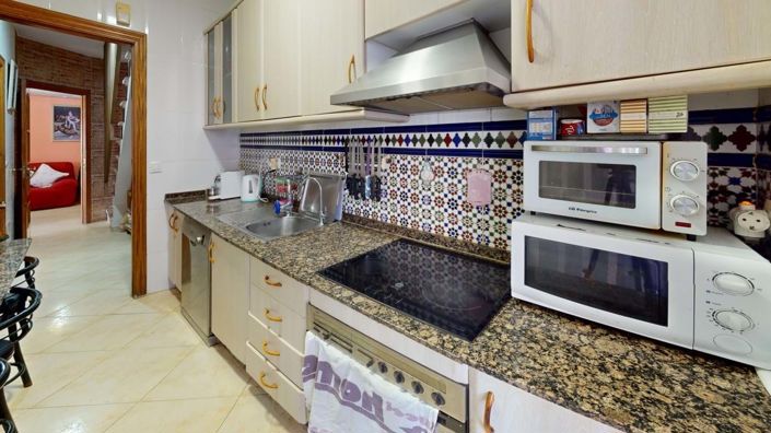 Image No.10-3 Bed Townhouse for sale