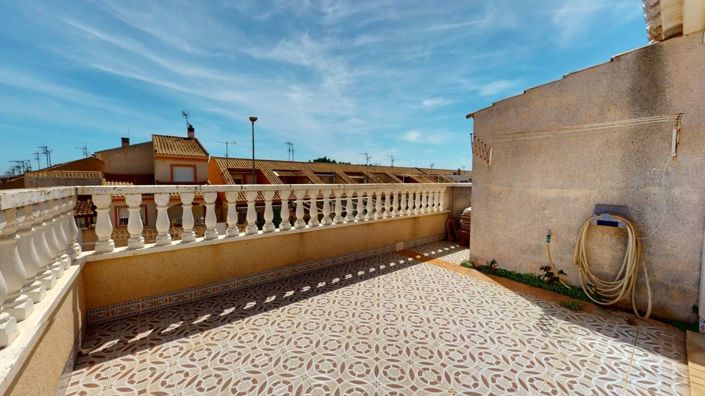 Image No.26-3 Bed Townhouse for sale