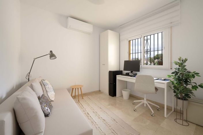 Image No.15-3 Bed Townhouse for sale