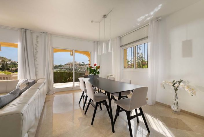 Image No.2-3 Bed Townhouse for sale