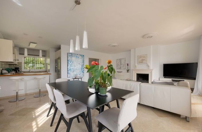 Image No.3-3 Bed Townhouse for sale