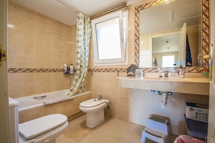 Image No.11-4 Bed Villa for sale