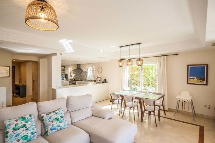 Image No.9-4 Bed Villa for sale