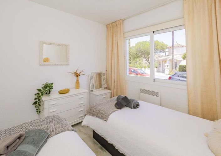 Image No.20-2 Bed Apartment for sale