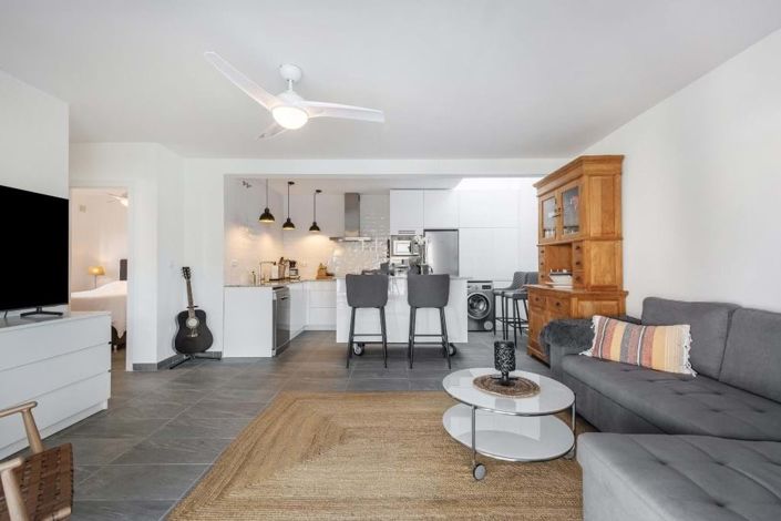 Image No.2-2 Bed Townhouse for sale