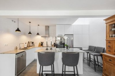 1447-526188-78d1f4f8b6655591b02d22fabb36a692d