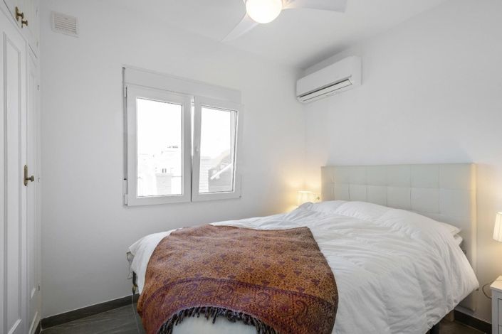 Image No.7-2 Bed Townhouse for sale