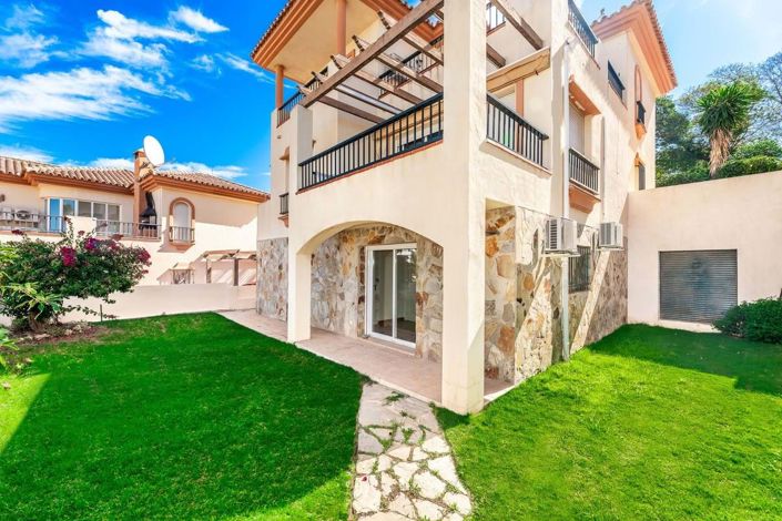 Image No.3-Villa de 4 chambres à vendre à Mijas Costa