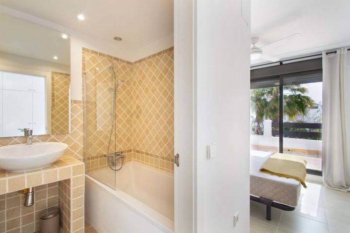 Image No.12-Appartement de 2 chambres à vendre à Estepona