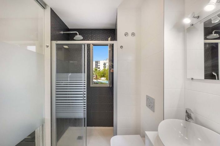 Image No.20-2 Bed Apartment for sale