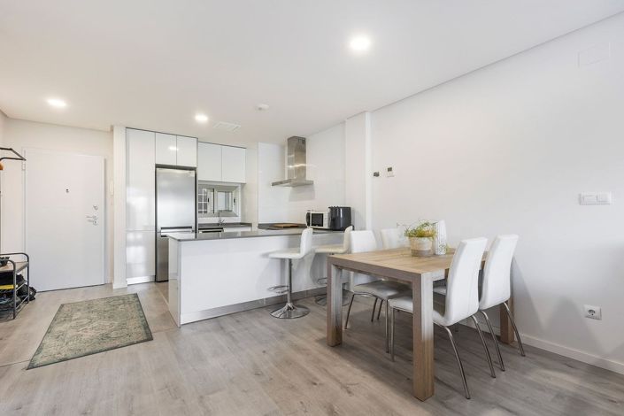 Image No.9-2 Bed Apartment for sale