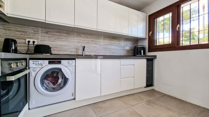 Image No.10-3 Bed Townhouse for sale