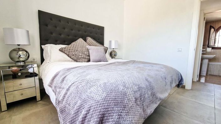 Image No.20-3 Bed Townhouse for sale