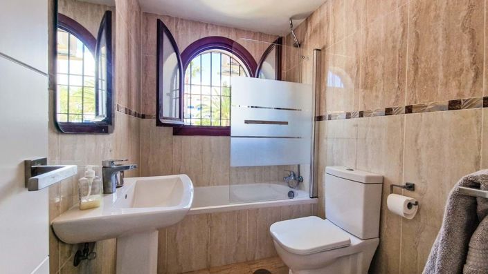 Image No.24-3 Bed Townhouse for sale