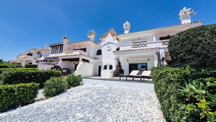 Image No.26-3 Bed Townhouse for sale