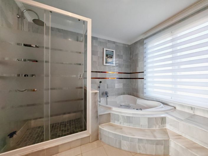 Image No.12-3 Bed Villa for sale