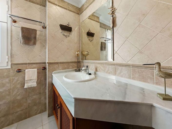 Image No.19-3 Bed Villa for sale