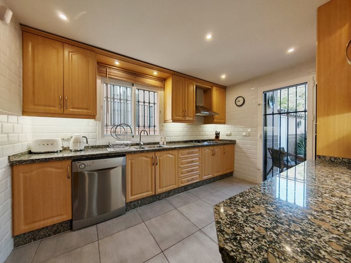 Image No.6-3 Bed Villa for sale