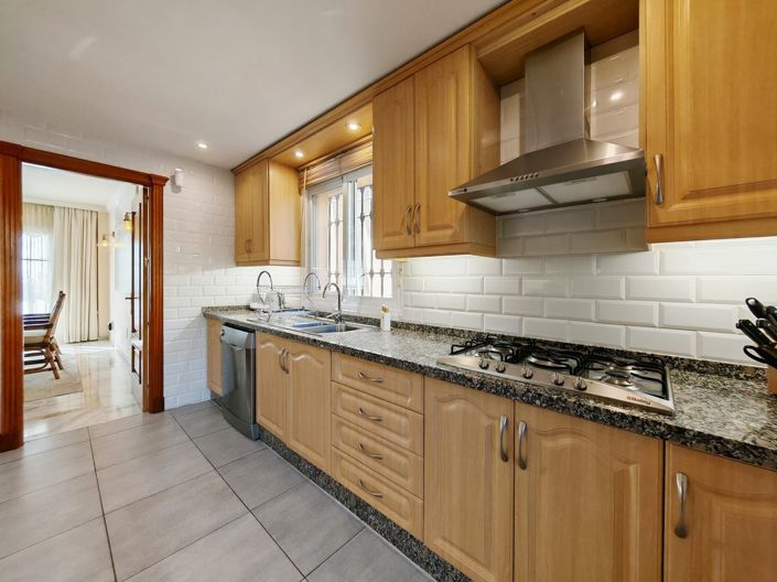 Image No.7-3 Bed Villa for sale