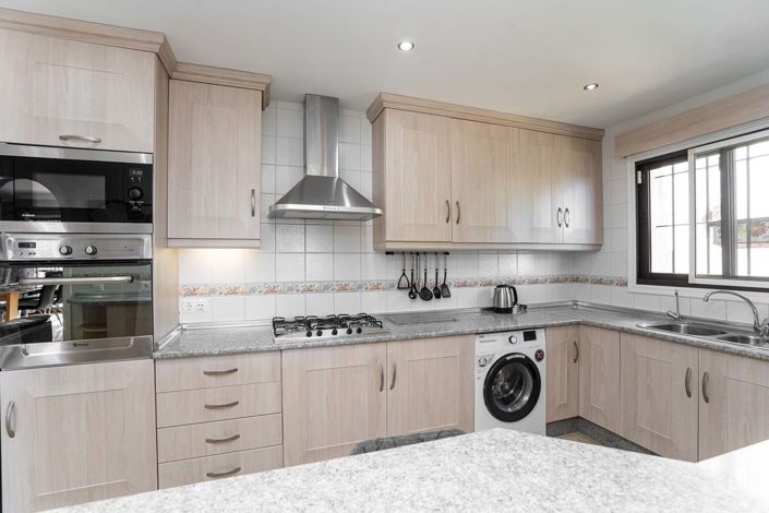 Image No.26-4 Bed Property for sale