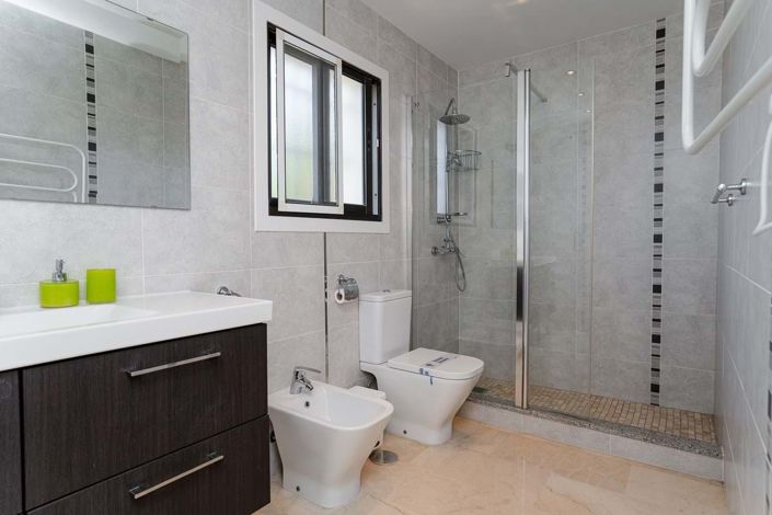 Image No.32-4 Bed Property for sale