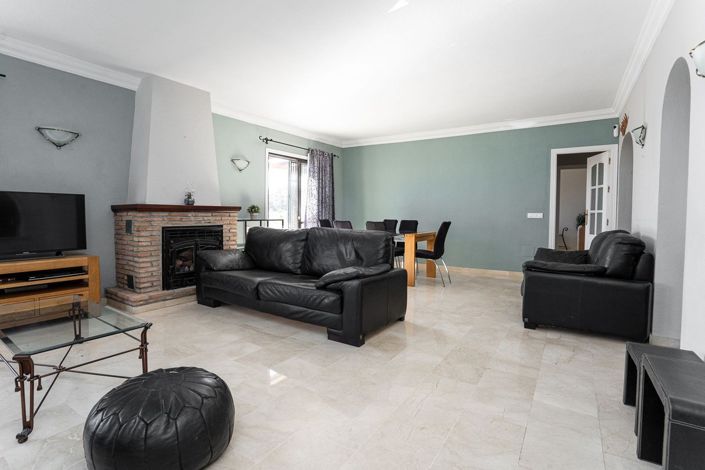 Image No.44-4 Bed Property for sale