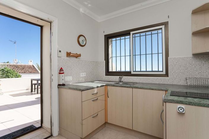 Image No.48-4 Bed Property for sale