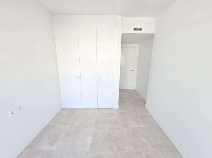 Image No.20-3 Bed Townhouse for sale