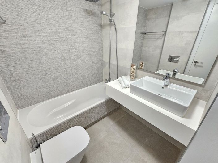 Image No.21-3 Bed Townhouse for sale