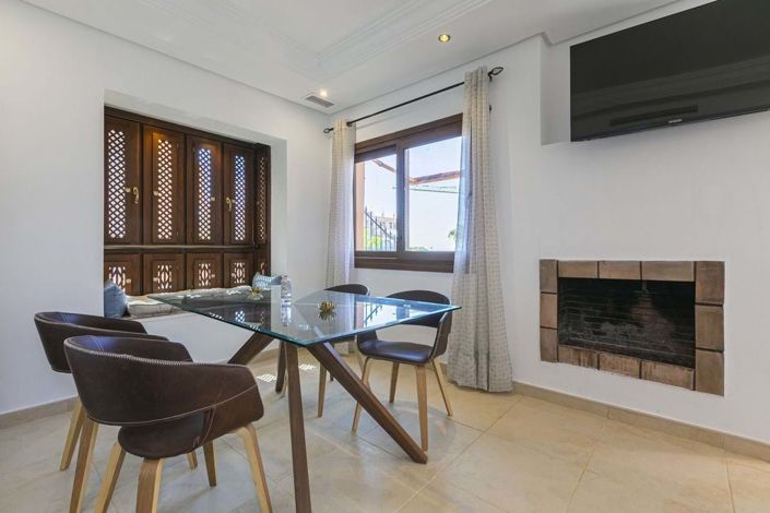 Image No.11-5 Bed Townhouse for sale