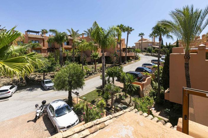 Image No.40-5 Bed Townhouse for sale