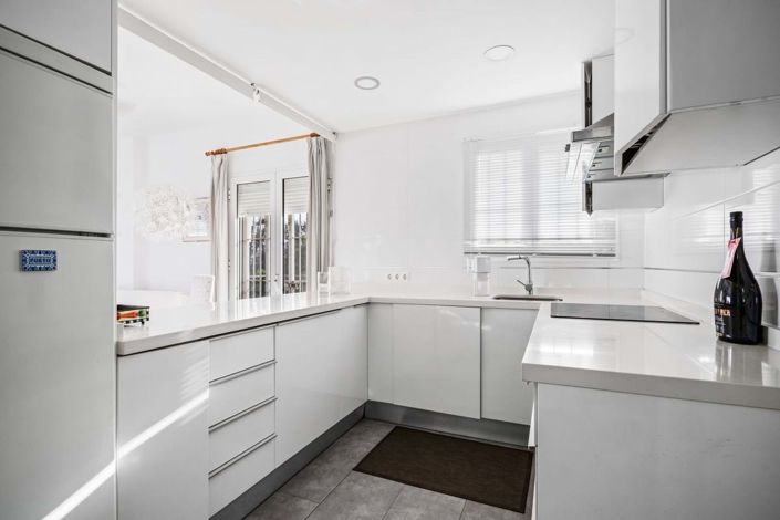 Image No.12-3 Bed Apartment for sale