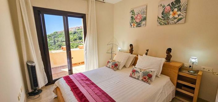 Image No.24-3 Bed Apartment for sale