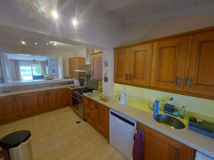 Image No.11-3 Bed Townhouse for sale