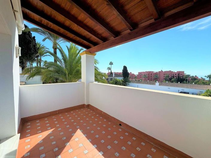 Image No.17-3 Bed Apartment for sale