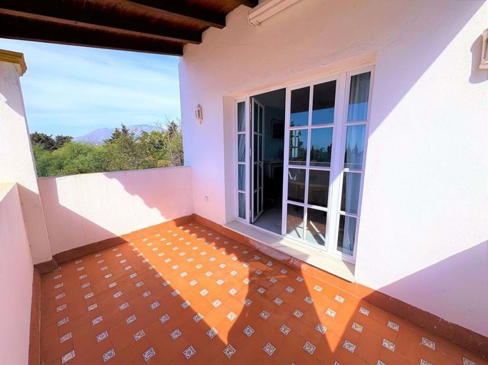 Image No.18-3 Bed Apartment for sale