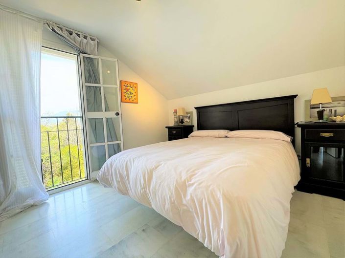 Image No.19-3 Bed Apartment for sale