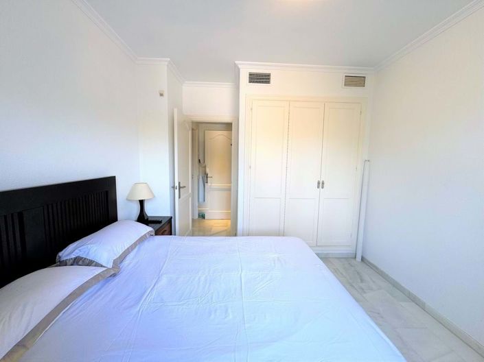 Image No.24-3 Bed Apartment for sale