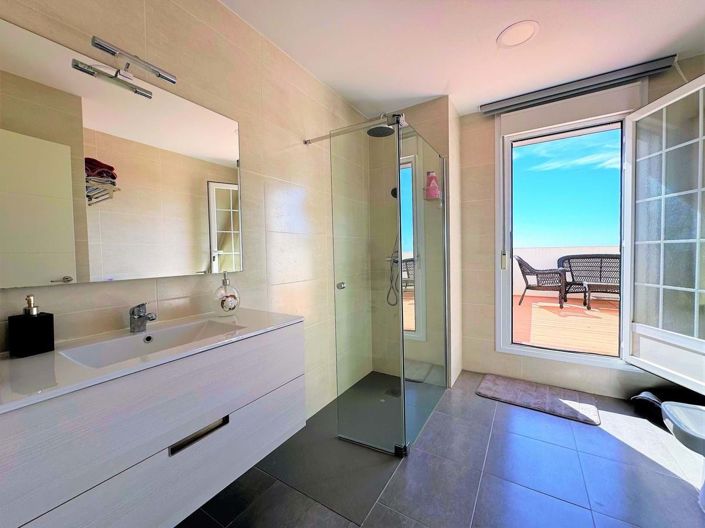 Image No.26-3 Bed Apartment for sale