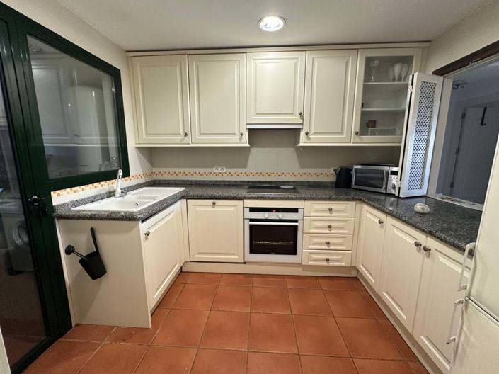 Image No.3-Appartement de 2 chambres à vendre à Estepona